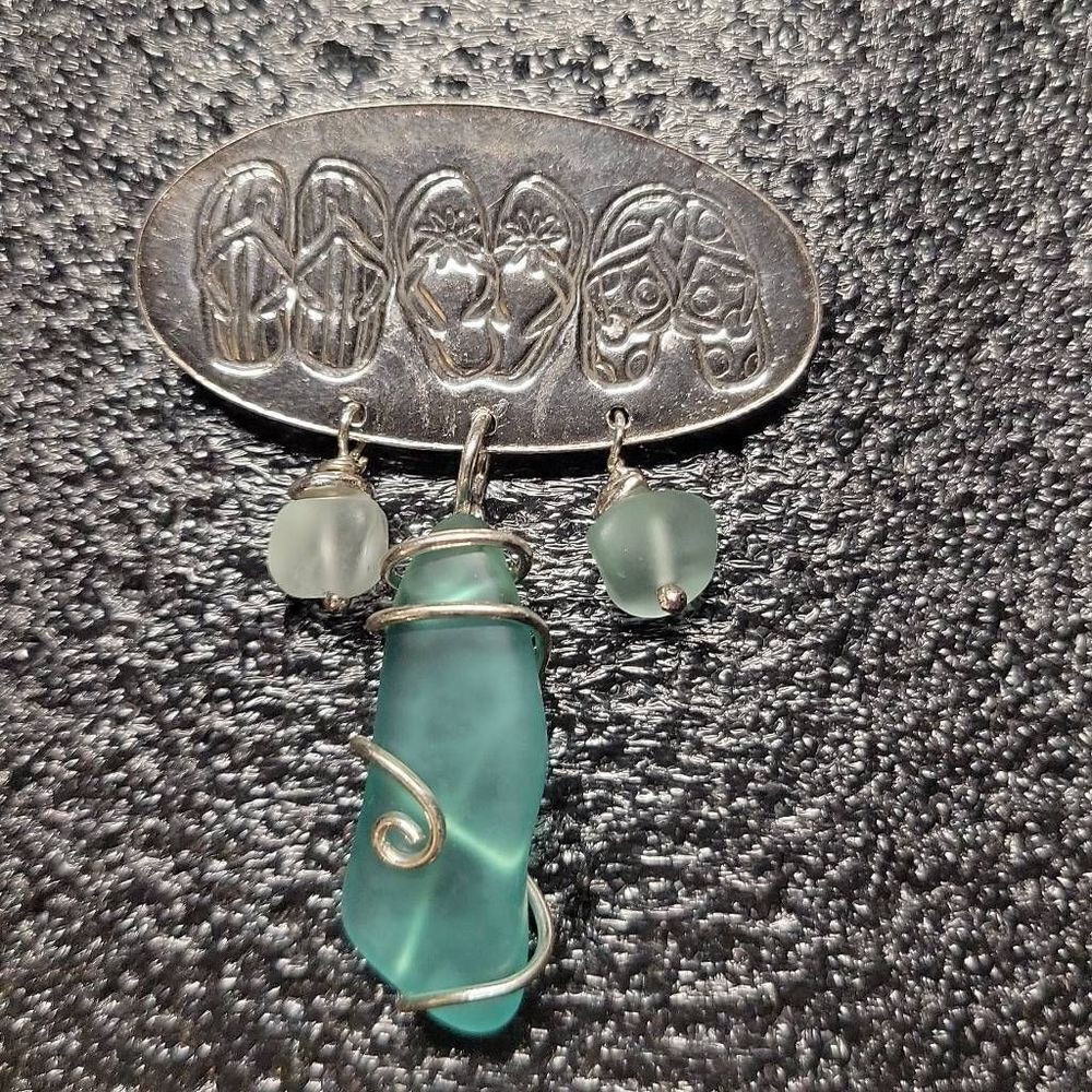 Beach glass (teal and white), silver accents and silver flipflop landing piece